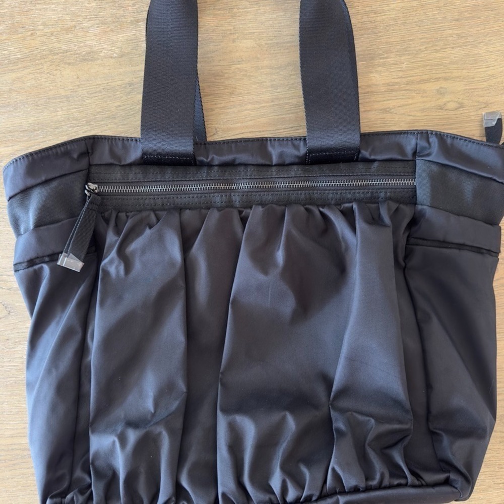 NEW Caraa x Athleta Collab City Tote-Gym Bag-Laptop Weekender-Black-Nylon Lghtwt - Picture 9 of 16